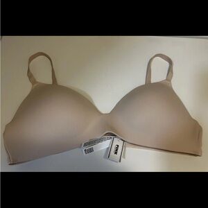 VS Pink Nwt WEAR EVERYWHERE LIGHTLY LINED WIRELESS BRA 38C Nude